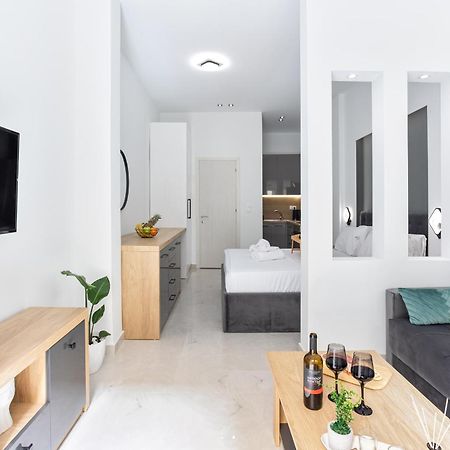 New Luxury Apartment In Downtown Tesalonika Bagian luar foto