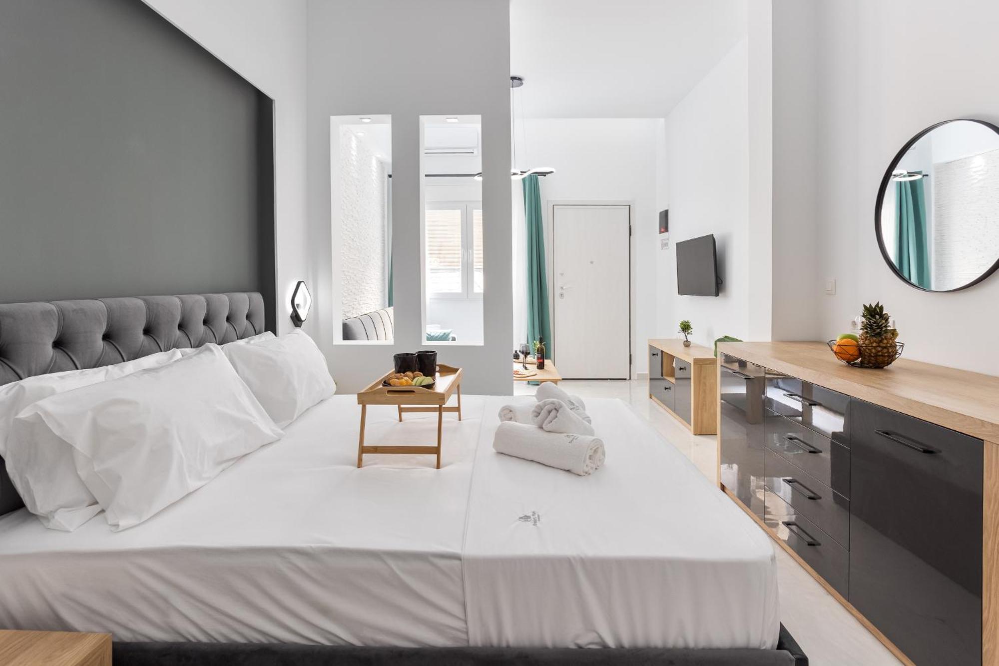 New Luxury Apartment In Downtown Tesalonika Bagian luar foto